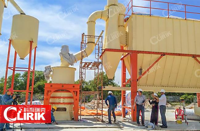 石膏粉用什么磨粉設(shè)備？石膏生產(chǎn)線工藝流程，石膏磨粉機(jī)加工設(shè)備